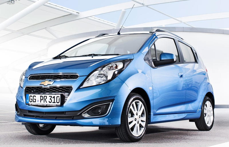 Đầu xe Chevrolet Spark 2013 được thiết kế bo tròn