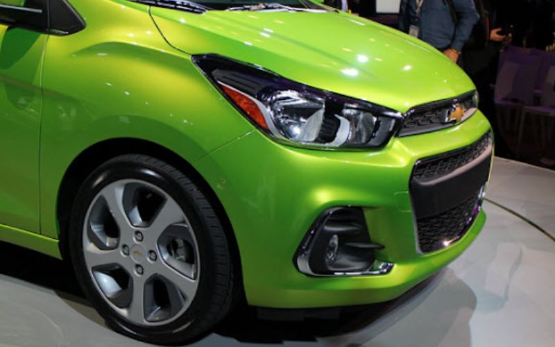 Cụm đèn chiếu sáng của Chevrolet Spark 2017 được thiết kế gọn gàng 