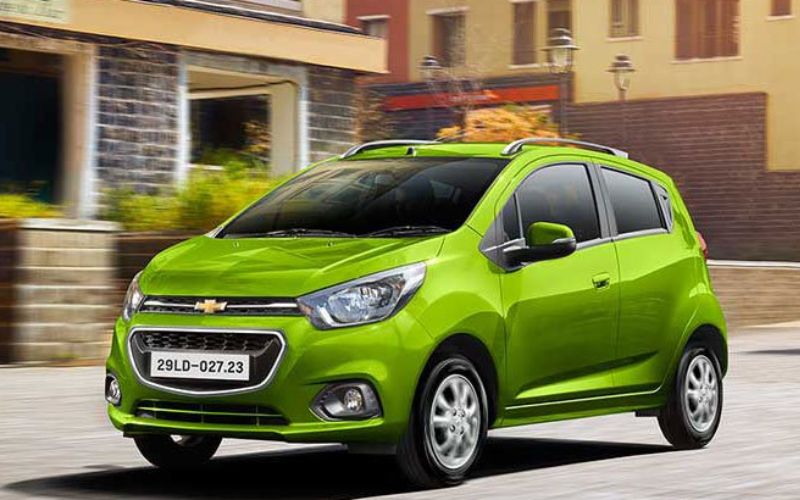 Thân xe Chevrolet Spark Van với các thiết kế đường nét mượt mà 