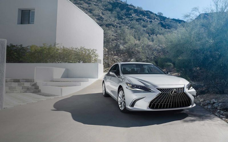 Thông số kỹ thuật của Lexus ES 300H 2024