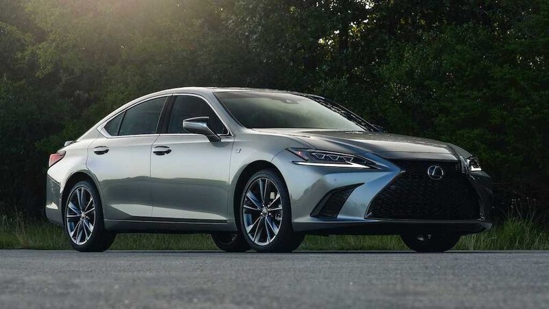 Lexus ES 250 2021 khẳng định vị thế của mình trong phân khúc xe sang tầm trung