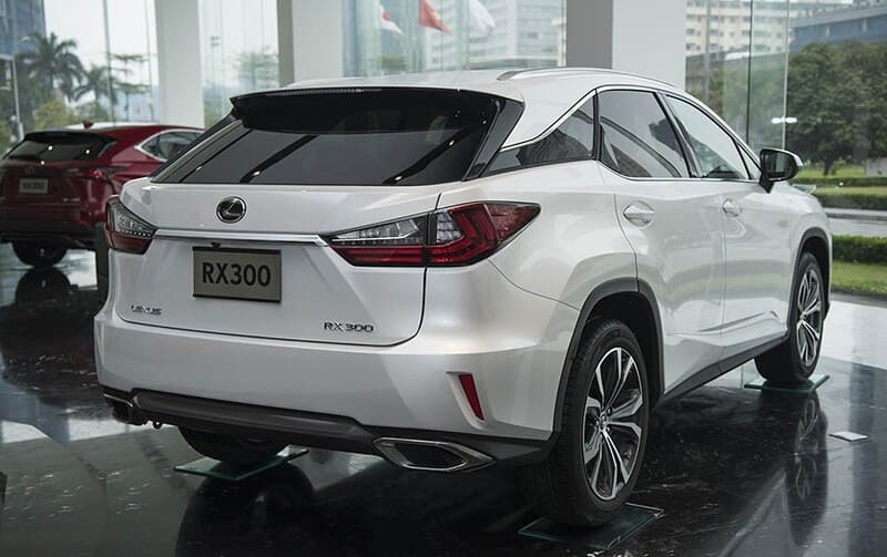 Đuôi xe Lexus RX300 2020 gây ấn tượng mạnh với cụm đèn hậu hình chữ L