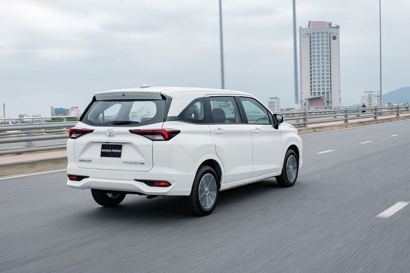 Đuôi xe Toyota Avanza 2022 vuông vức, thanh mảnh và gọn gàng