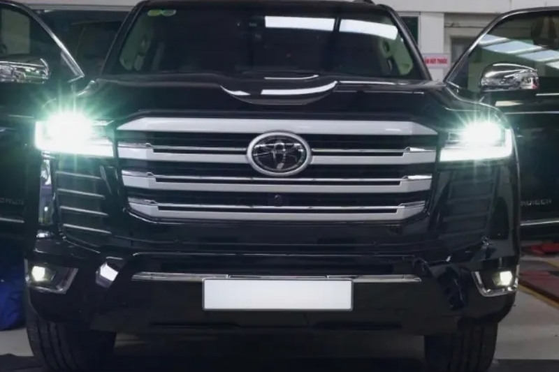 Độ đèn xe Toyota Land Cruiser