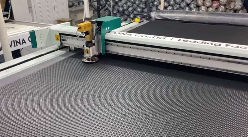 Bản vẽ được đưa vào dây chuyền cắt CNC tự động