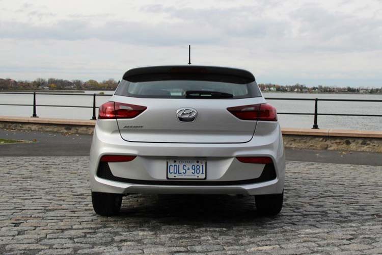 hyundai-accent-phien-ban-hatchback-tu-386-trieu-dong-4