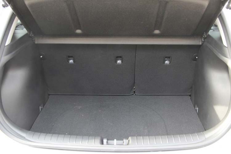 hyundai-accent-phien-ban-hatchback-tu-386-trieu-dong-8