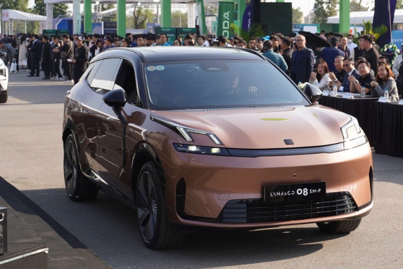 mẫu 08 plug-in hybrid