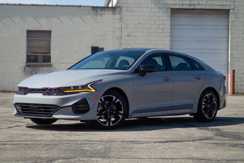 So sánh ngoại thất Kia K5 2022