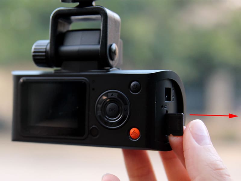 Chủ xe nên kiểm tra kỹ thẻ nhớ và hoạt động bình thường của camera hành trình