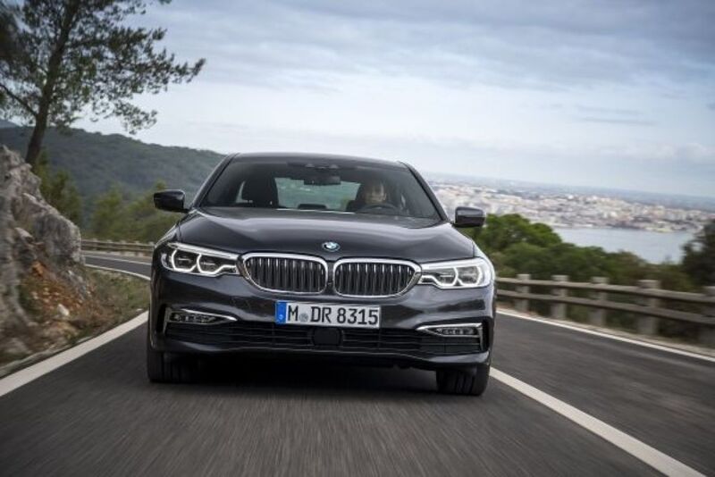 BMW 520i 2017 biểu tượng của sự sang trọng và đẳng cấp 