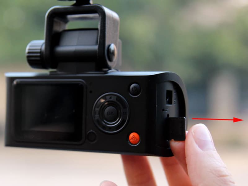 Các cách xem lại video trên camera hành trình