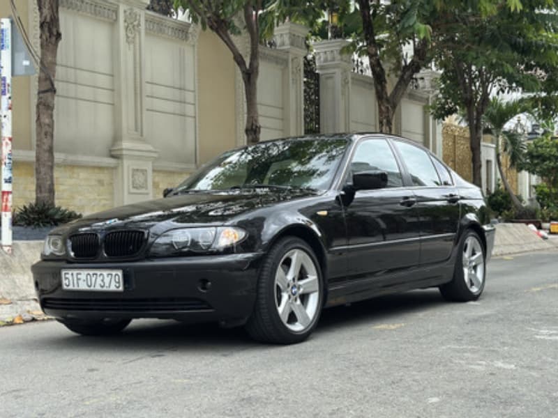 Đánh giá dòng xe BMW325i E46