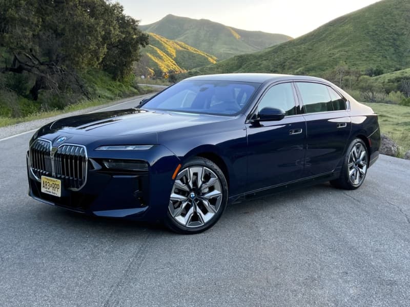 Thông tin chung về BMW M750e