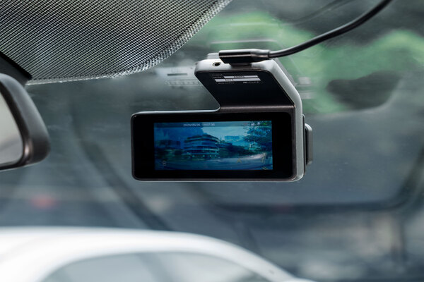 camera hành trình tích hợp GPS thông minh