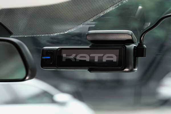 Camera hành trình KATA DASH KD002 có thiết kế nhỏ gọn, hiện đại