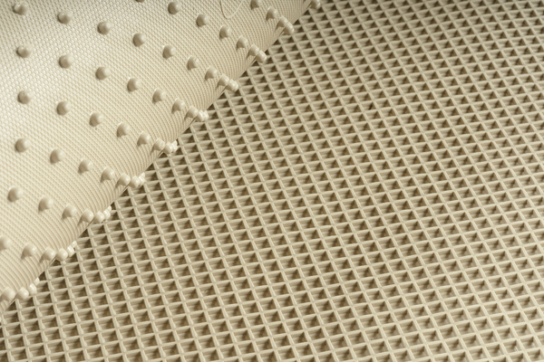 Thảm được làm từ PVC có độ dày và độ bền cao