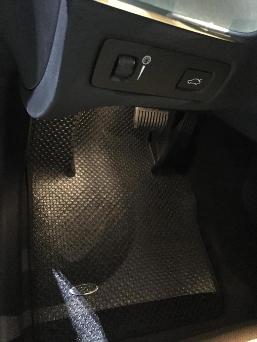 tham-lot-san-o-to-vovo-xc60