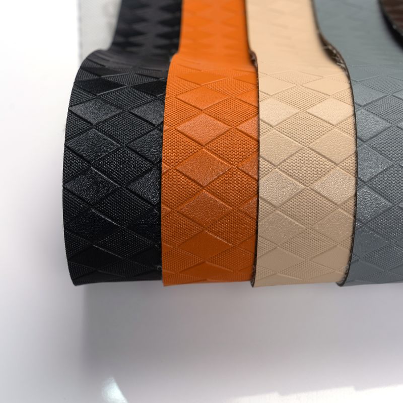 Họa tiết kim cương được dập nổi tinh tế tạo nên hiệu ứng 3D đẹp mắt