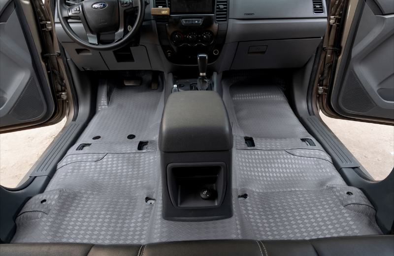 Thảm lót sàn đo riêng cho Ford Ranger 2024 đảm bảo độ vừa vặn mặt sàn xe