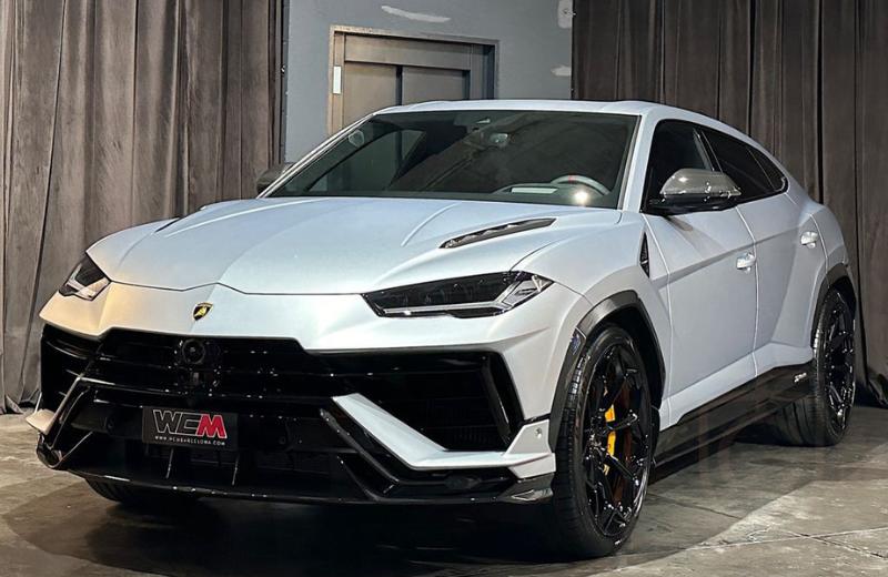 Lamborghini Urus 4.0 V8 2024 là biểu tượng của đẳng cấp, tốc độ và sự khác biệt