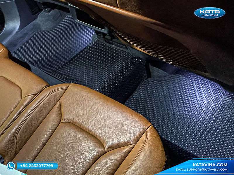 Thảm lót sàn Audi Q8 2021 giúp bảo vệ xe toàn diện