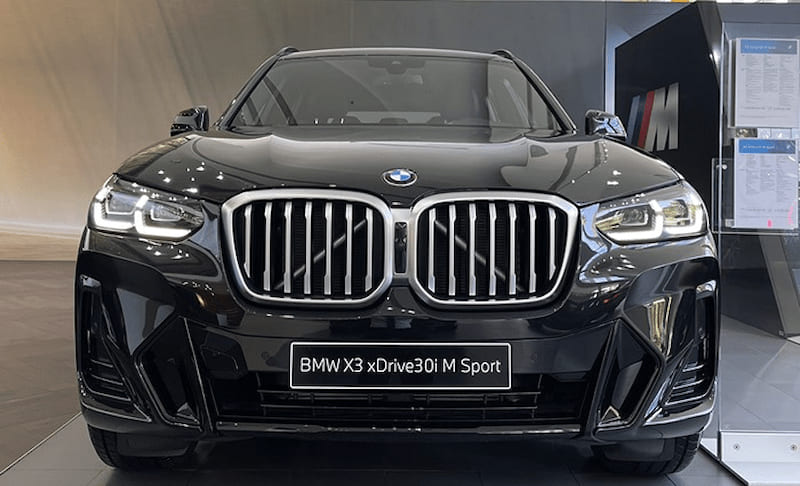 Đầu xe chiếc BMW X3 xDrive30i M Sport