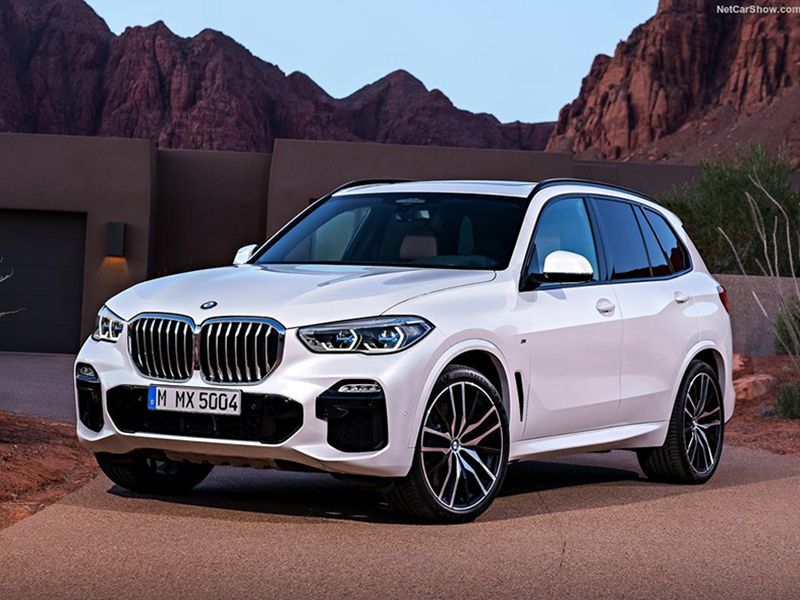 BMW X5 2021 sở hữu động cơ mạnh mẽ, khả năng vận hành êm ái