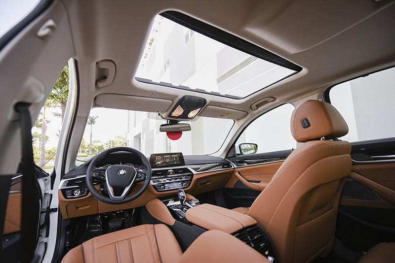 nội thất của BMW SERIES 5 AF2014