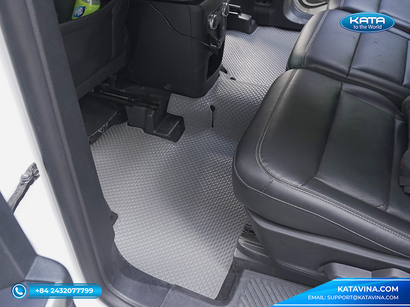 Thảm lót sàn ô tô Ford Explorer 2022 hỗ trợ giảm tiếng ồn từ gầm xe