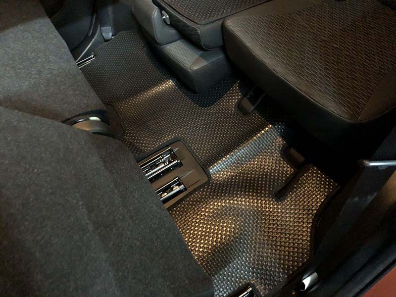 thảm lót sàn ô tô KATA cho Suzuki XL7 chống ồn hiệu quả