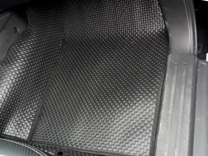 Thảm lót sàn cao su KATA cho Mitsubishi Triton 2020 ghế cạnh lái