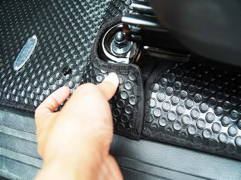 Thiết kế tinh tế của thảm lót sàn cao su ô tô KATA cho Mitsubishi Triton 2020 