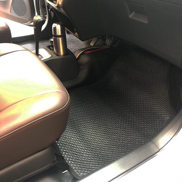 Thảm trải sàn ô tô Toyota Wigo 2020 dễ dàng vệ sinh