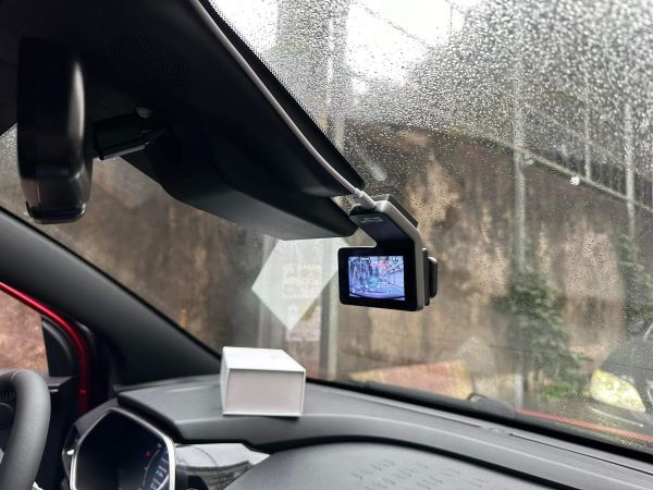 Lắp camera hành trình cho ô tô Mitsubishi Triton