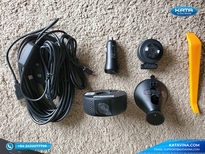 Nút chụp Snapshot và GPS được tích hợp ngay trên dây nguồn