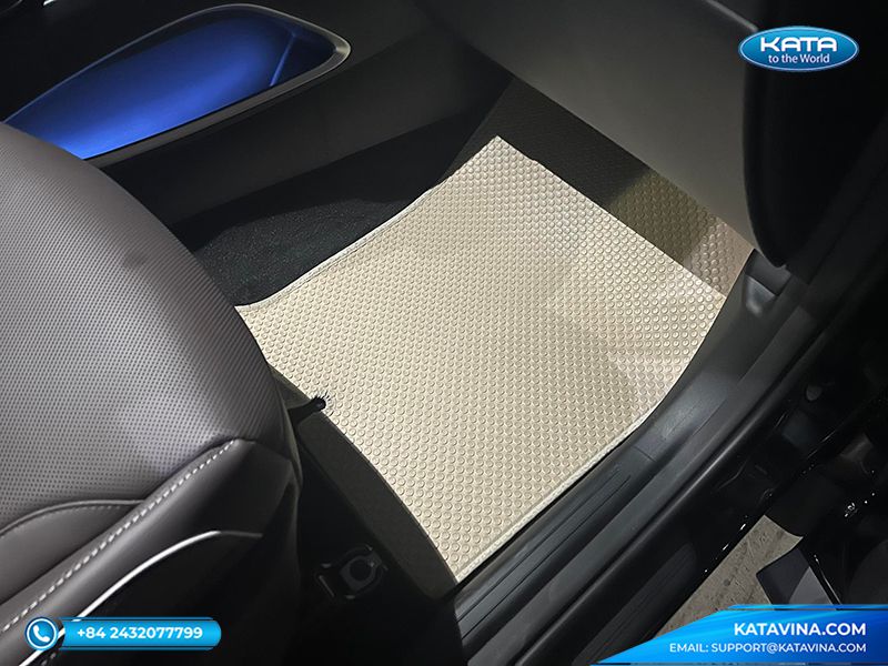 Thảm lót sàn ô tô chất lượng cao sẽ bảo vệ bề mặt sàn, tăng thẩm mỹ khoang xe, hỗ trợ cách âm tiếng ồn