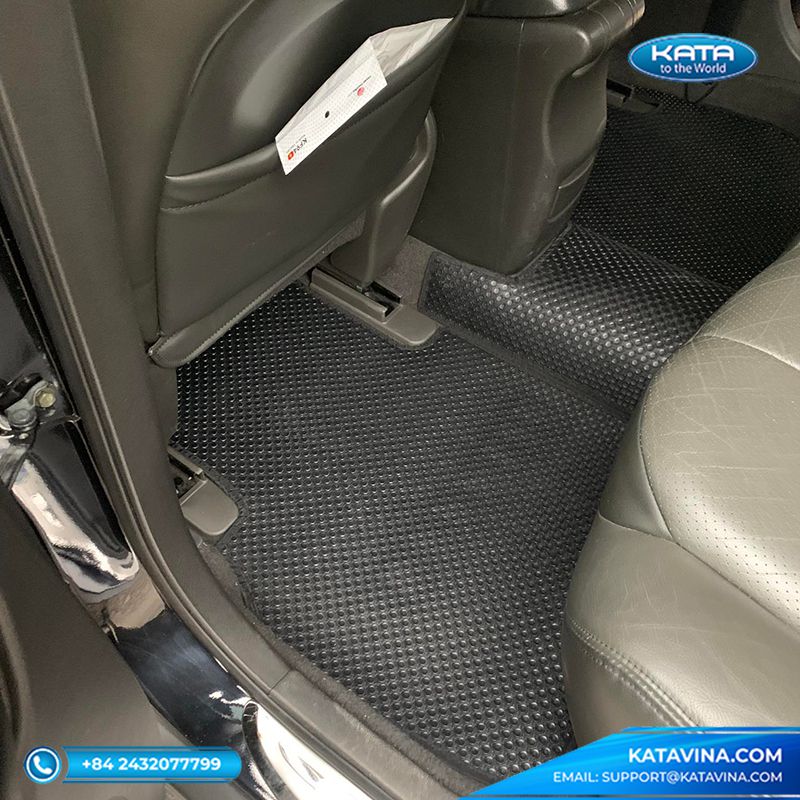 Lót sàn xe Nissan Bluebird của KATA cũng góp phần giảm thiểu tiếng ồn từ gầm xe