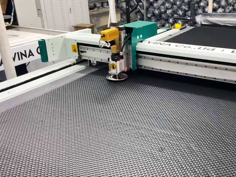 Máy cắt CNC tại xưởng sản xuất KATA