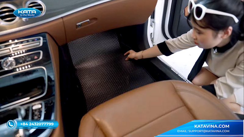 thảm lót sàn ô tô Mercedes-Benz E 300 AMG 2021