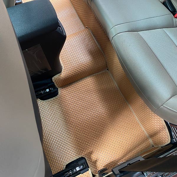 Thảm lót sàn ô tô Kia Cerato 2020 dễ dàng vệ sinh