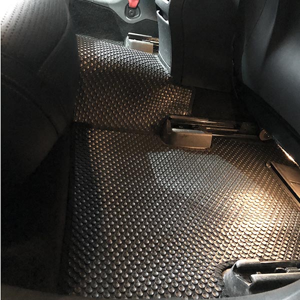 thảm lót sàn Mercedes-AMG CLA 45 4Matic 2020 tinh tế