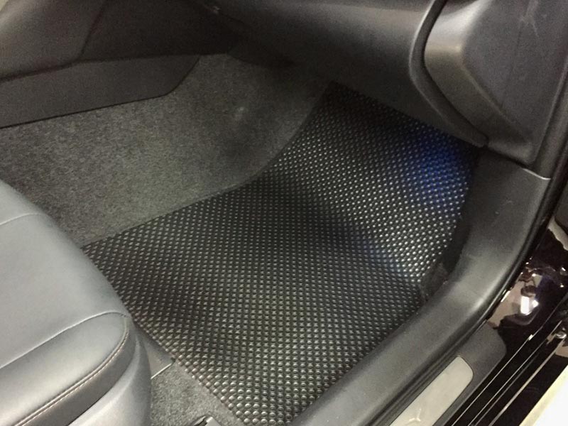 Thảm lót sàn xe hơi Toyota Camry 2020 an toàn
