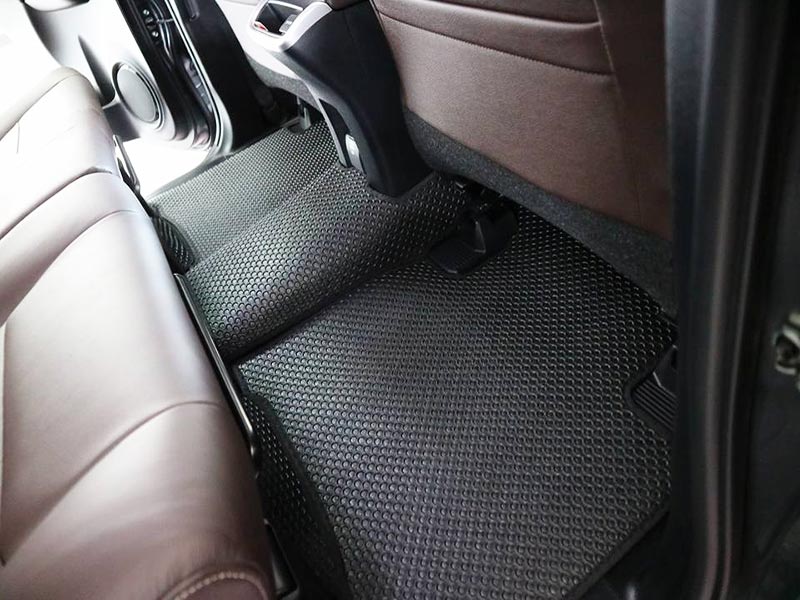 Thảm lót sàn ô tô Toyota Innova phiên bản full-option
