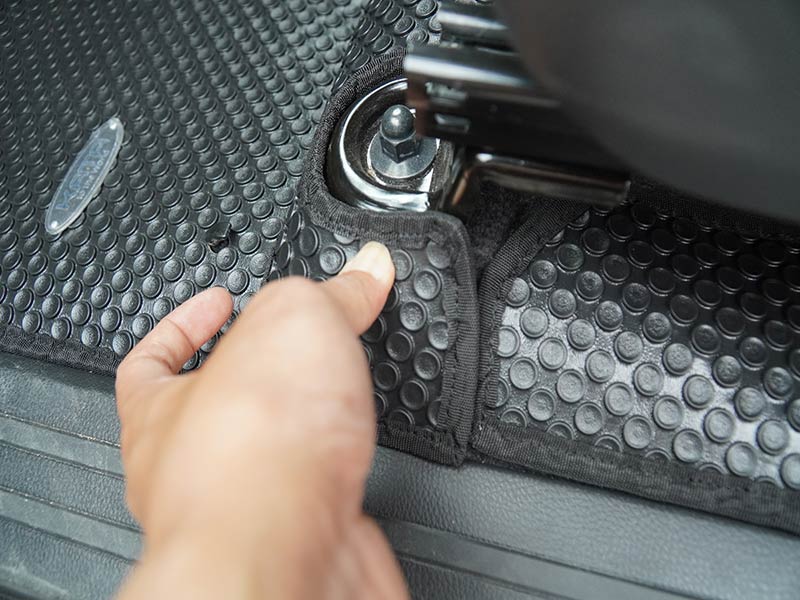 Thảm lót sàn xe hơi Mitsubishi Triton bảo vệ sàn xe