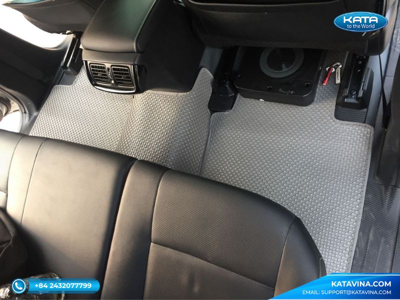 Lót sàn ô tô Toyota Hilux 2023 an toàn sử dụng