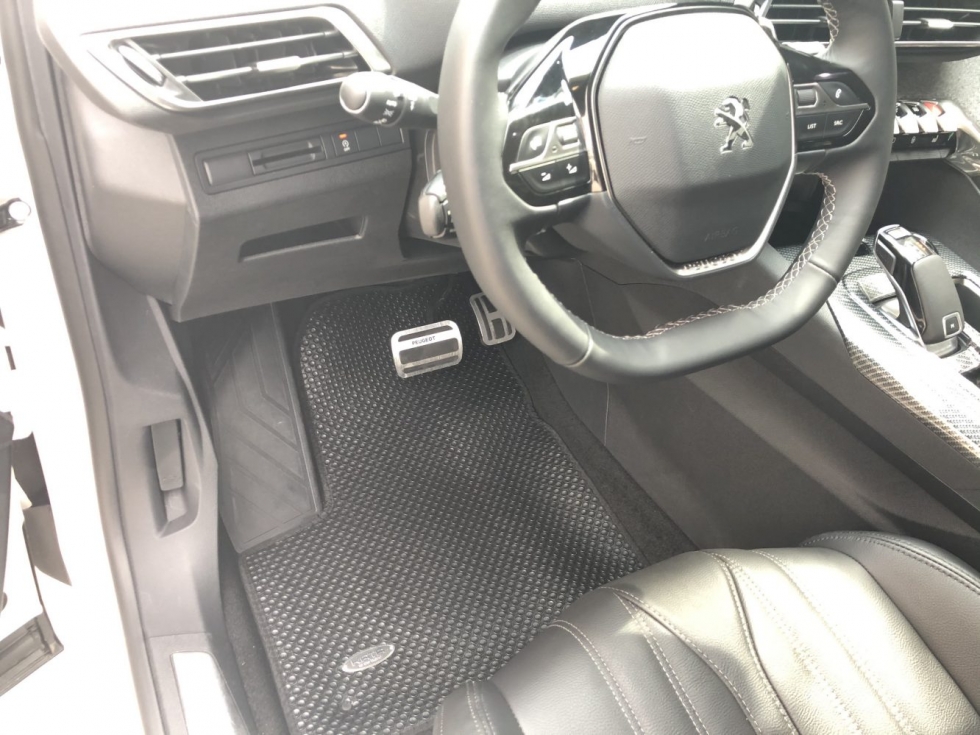 /tham_lot_san_peugeot_3008