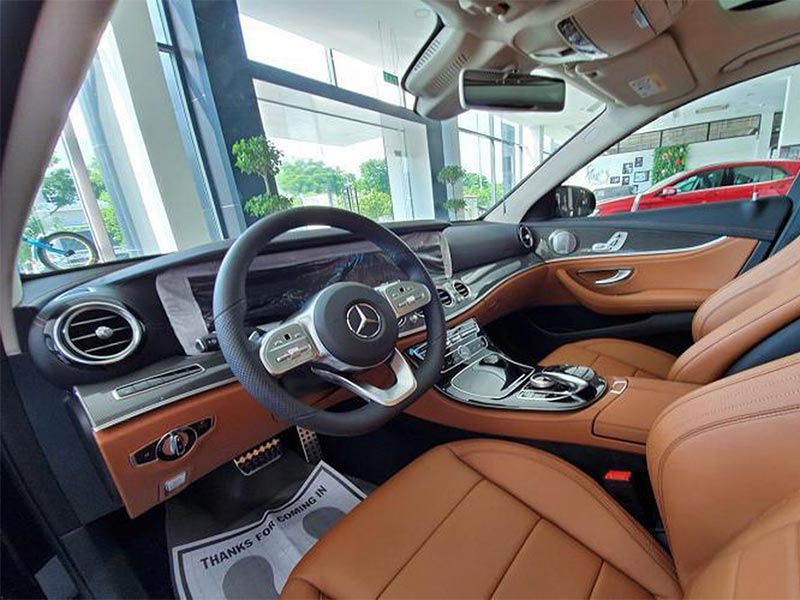Mercedes E300 AMG 2020 Giá Lăn Bánh Bao Nhiêu Ở Hiện Tại?