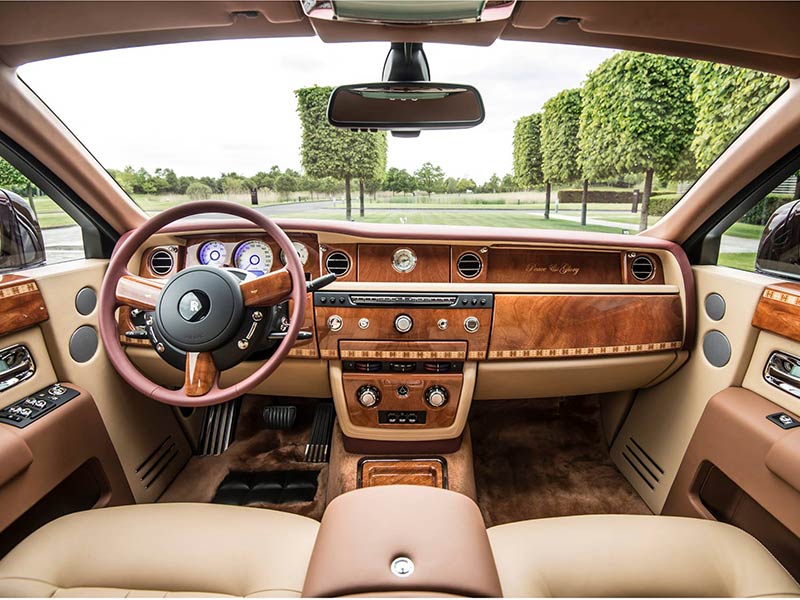 Rolls-Royce Phantom Hòa Bình Vinh Quang gần 100 tỷ đồng