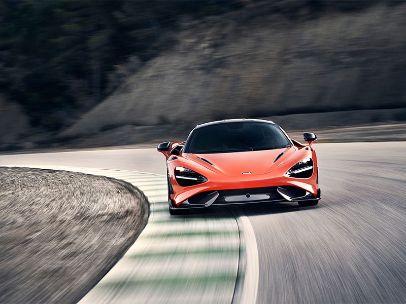 Tốc độ tối đa McLaren 765LT là 330km/h
